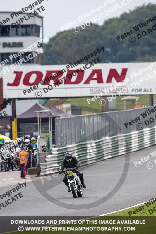 Vintage motorcycle club;eventdigitalimages;mallory park;mallory park trackday photographs;no limits trackdays;peter wileman photography;trackday digital images;trackday photos;vmcc festival 1000 bikes photographs